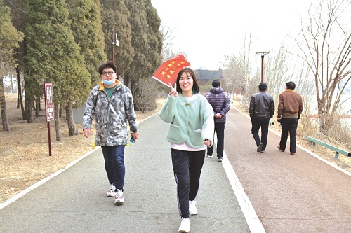 “巾幗心系企 建功新時代” 一一包頭熱力集團女工倡議書12.jpg